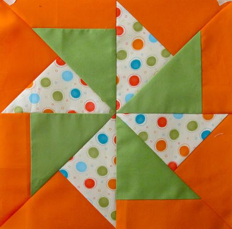 Sewing Projects Patterns, Round Quilt, Quilt In A Day, Round Pattern, Pinwheel Quilt, Quilt Block Tutorial, Merry Go Round, Quilts Ideas, White Horses