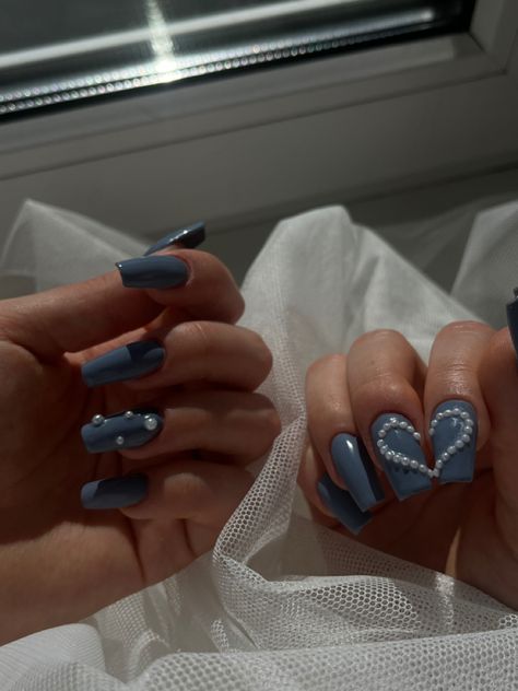 Blue Nails With Pearls On Them, Denim And Diamonds Nails, Denim And Diamond Nails, Blue Nails With Pearls, Blue Nails With Diamonds, Denim Nails Ideas, Denim Blue Nails, Denim Nails, Nails With Pearl