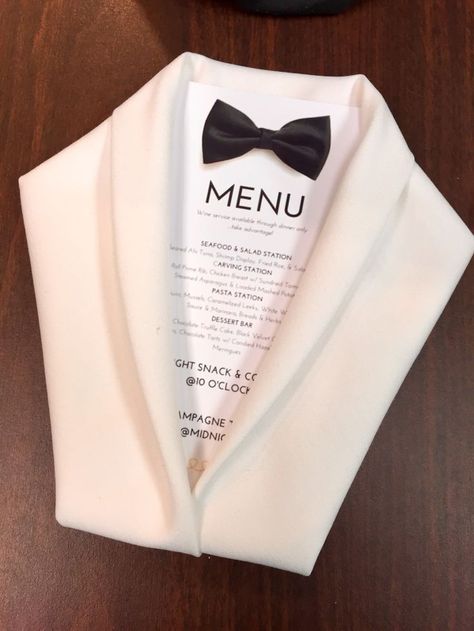 Getting ready for New Years Eve!! Tuxedo napkin folded menus :) ...and I'm just getting started!!! 007 Party, Decoration Marriage, Bridgerton Theme, Table Presentation, Creative Napkins, Cooking Mama, Tafel Decor, Gatsby Party, Napkin Folding