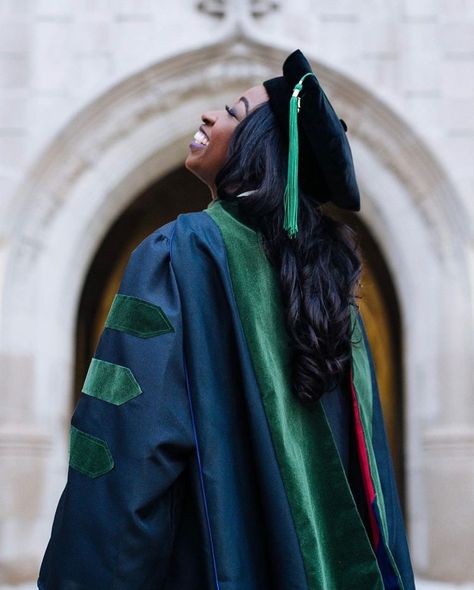 Duke Graduation Pictures, Doctorate Graduation Pictures Ideas, Pharmacy School Graduation Pictures, Masters Graduation Photoshoot, Doctoral Photoshoot, Phd Graduation Pictures, Doctoral Graduation Pictures, Med School Graduation Pictures, Grad School Graduation Pictures