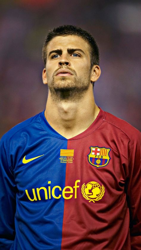 Pique Barcelona, Gerard Pique, Spain Barcelona, Pep Guardiola, Valencia Spain, Football Boys, Football Pictures, Bilbao, May 13