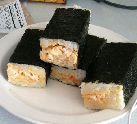 Spicy Tuna Musubi  I just diced up some cooked shrimp  and mixed with mayo and sciracha. Then sushi rice and nori into musubi press Tuna Musubi, Simple Food To Make, Musubi Recipe, Tuna Rice, Cooked Shrimp, Spicy Tuna, Easy Party Food, Food Menu Design, Simple Food