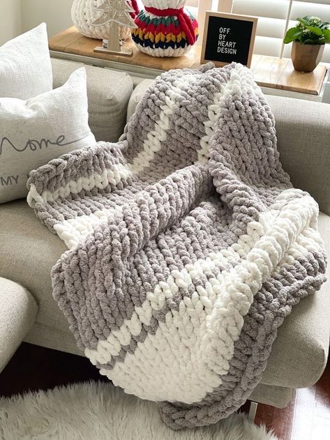 Finger Knitting Blankets, Chunky Blanket Diy, Chunky Blanket Pattern, Free Crochet Blanket Patterns, Chunky Knit Blanket Pattern, Chunky Knit Blankets, Knot Blanket, Chunky Yarn Blanket, Diy Knit Blanket