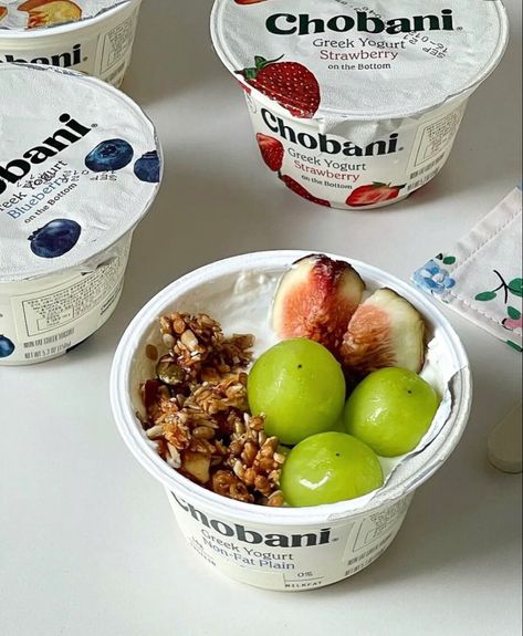 Chobani Yogurt Aesthetic, Oikos Yogurt, Chobani Yogurt, Healthy Girl Era, Chobani Greek Yogurt, Strawberry Yogurt, Drinks And Food, Food Fruit, School Food