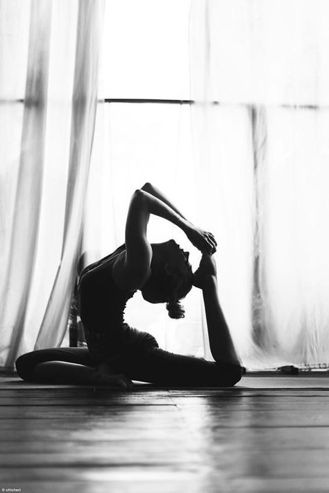 Yoga Foto's, Yoga Inspiration Photos, Yoga Poses Photography, Yoga Photoshoot, Yoga Inspo, Yoga Logo, Yoga Video, Yoga Pictures, Yoga Photos