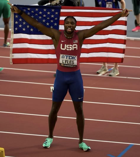 Noah Lyles Noah Lyles Wallpaper, Cold Pics, Lyle Crocodile, Track Athletes, Noah Lyles, Track Black, Nike Slippers, Track Shoes, Fastest Man