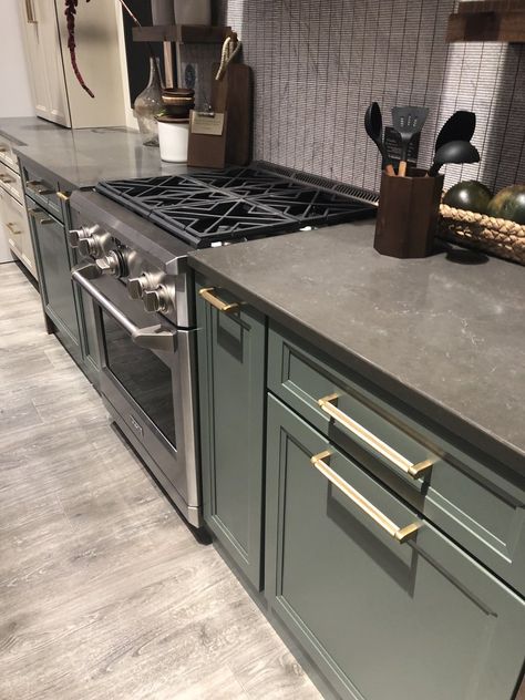 Colored Cabinets, Moody Kitchen, Dark Green Kitchen, Kitchen Cabinet Color Ideas, Grey Kitchen Floor, Red Cabinets, Dark Grey Kitchen, Cottage Style Kitchen, Green Kitchen Cabinets