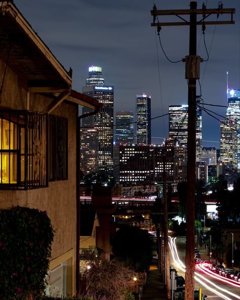 #dtla #losangeles #downtownla #lavibe #california Dtla Night Aesthetic, Dtla At Night, Sunset Strip Aesthetic, La At Night, Los Angeles Aesthetic, Instagram Los Angeles, City View Apartment, City Sunset, Los Angeles Neighborhoods