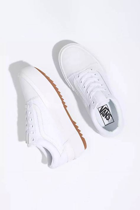 Platform Vans Outfit, Vans Shoes For Men, White Vans Sneakers, Van Sneakers, Vans Shoes Women, Versatile Sneakers, Women In White, Platform Vans, Vans Original