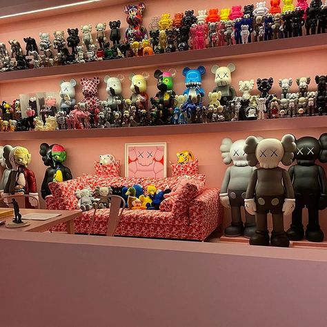 Kaws Family, Gamer House, Doll Museum, House Things, Collector Dolls, House Inspo, Beaded Jewelry Diy, Dream Home Design, Jewelry Diy