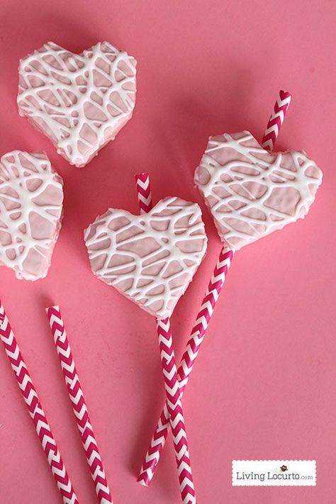 Little Debbie Heart Cakes, Little Debbie Valentine Ideas, Food Valentines Day, Valentine Snacks, Food Valentines, Heart Cake Pops, Lil Debbie, Valentines Snacks, Easy Valentines