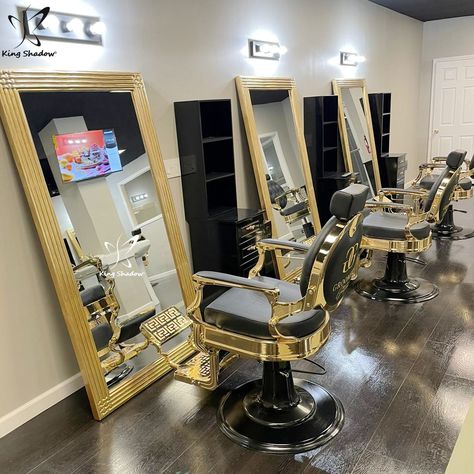 Black And Gold Barbershop Decor, Black And Gold Barbershop, Black Barbershop Aesthetic, Black And Gold Hair Salon Decor, Classic Salon Design, Barbershop Aesthetic, Gold Barbershop, Barbershop Chair, Black And Gold Salon