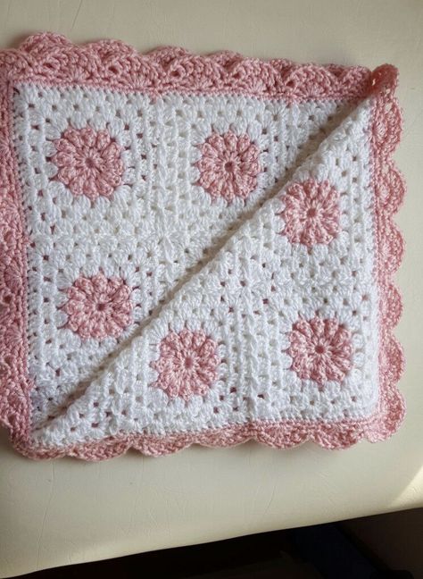 Pink And White Blanket, Crochet Pink Baby Blanket, Pink Crochet Blanket Maggie's Crochet, Pink And White Crochet Baby Blanket, Baby Pink Crochet Blanket, Crochet Blanket Diy, White Baby Blanket, Old Hands, Crochet Bebe