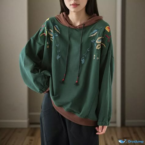 Orcajump - Cotton Hooded Embroidered Sweatshirt - Retro-inspired, Loose-fit Casual Top Green Clothes Aesthetic, Vintage Retro Outfits, Sweatshirt Embroidery, Fashion Inspiration Design, Embroidered Sweater, Embroidered Sweatshirt, Fantasy Fashion, Embroidered Sweatshirts, Casual Style Outfits