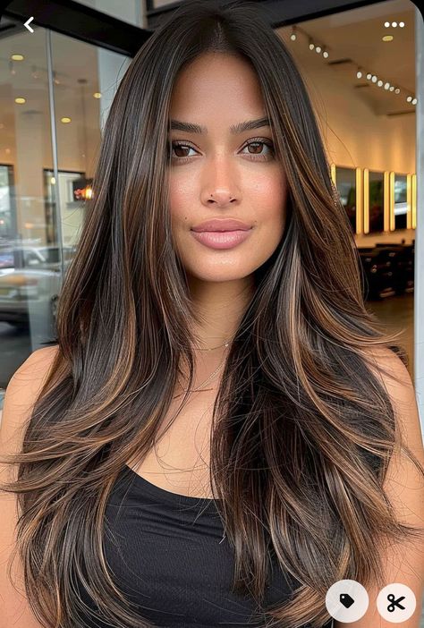 Brunette Balayage Hair With Layers, Dimensional Brown Hair With Highlights, Latina Hair Highlights, Best Hair Length, Highlights For Black Hair Morena, Brown Highlights Straight Hair, Black Hair Mocha Highlights, Brown Girl Balayage Hair, Latina With Highlights Dark Brown