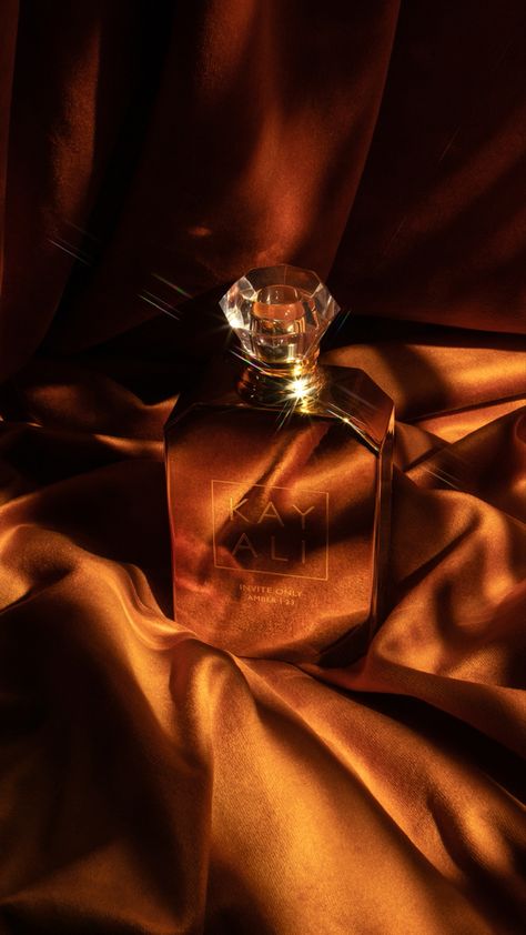 Seduction in a bottle!! NOTES: TOP Black cherry | Honey de Provence | Tobacco leaf | Chocolate hazelnut accord MID Rose centifolia absolute | Rose damascena | Citrus leaf BASE Oud oil | Cypriol | Firmenich musks | Amber resin | Benzoin | Sandalwood | Patchouli | Vanilla Naturally sourced Rose Damascena, Oud Oil, Amber Resin, Chocolate Hazelnut, Black Cherry, Hair Oil, Hazelnut, Provence, Amber