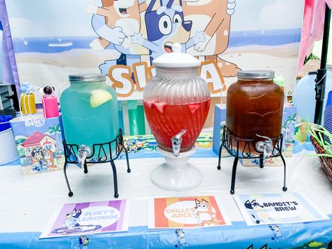 Bluey Birthday Party Drinks, Bluey Punch Recipe, Food For A Bluey Party, Bluey Birthday Punch, Bluey Drink Ideas, Bluey Party Drinks, Bluey Theme Party Food, Bluey Themed Drinks, Simple Bluey Party Decorations