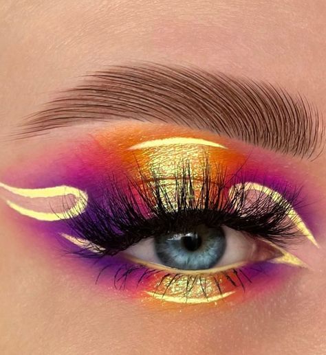 summer makeup ideas, vibrant makeup, summer makeup looks, colourful summer makeup, colorful makeup look, vibrant eyeshadow look Summer Make Up Looks, Sunset Eyeshadow, Purple Makeup Looks, Vibrant Makeup, Retro Makeup, Rave Makeup, Magical Makeup, Eye Makeup Pictures, Ethereal Makeup