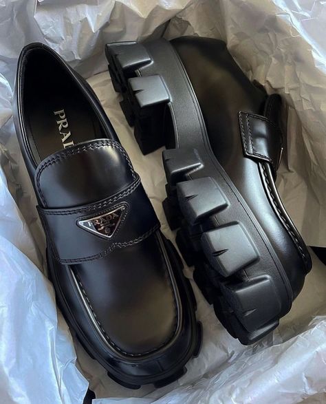 Prada Loafers Men, Prada Aesthetic, Prada Loafers, Loafers Outfit, Dr Shoes, Pretty Shoes Sneakers, Best Shoes For Men, New Rock, Best Running Shoes