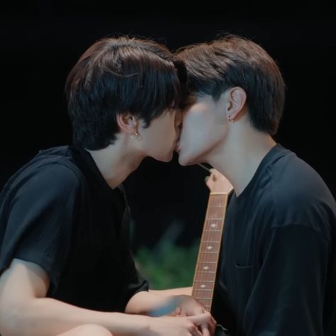 Hidden Agenda Kiss, Hidden Agenda, Korean Drama Stars, Cute Couple Dp, Gmmtv Actors, Thai Drama, Gay Love, Love Pictures, Reading List