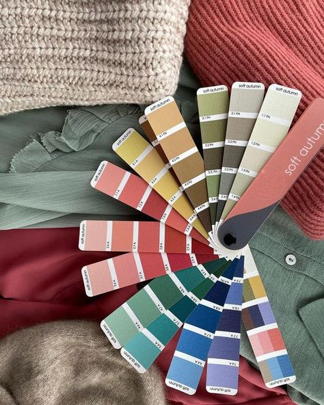 Mellow Autumn Zyla, True Muted Color Palette, Zyla Mellow Autumn, Mellow Autumn, Soft Autumn Makeup, Soft Autumn Deep, Autumn Color Palette Fashion, Soft Autumn Palette, Soft Autumn Color Palette