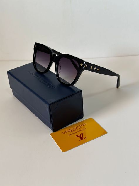 Lv Sunglasses Women, Lv Sunglasses, Pretty Sunglasses, Sunglasses Dior, Sunglasses Aesthetic, Business Woman Successful, Accessory Inspo, Bday Wishlist, Throwing Shade