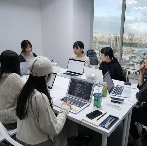 Business Vibes Aesthetic, Korean Office Aesthetic, Korean People Aesthetic, Meetings Aesthetic, Office Worker Aesthetic, Group Study Aesthetic, Business School Aesthetic, Business Work Aesthetic, Korean Office