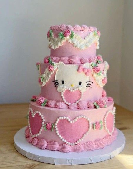 Hello Kitty Torte, Bolo Da Hello Kitty, Hello Kitty Baby Shower, Hello Kitty Birthday Theme, Bolo Vintage, Hello Kitty Birthday Cake, Vintage Birthday Cakes, Hello Kitty Birthday Party, Hello Kitty Baby