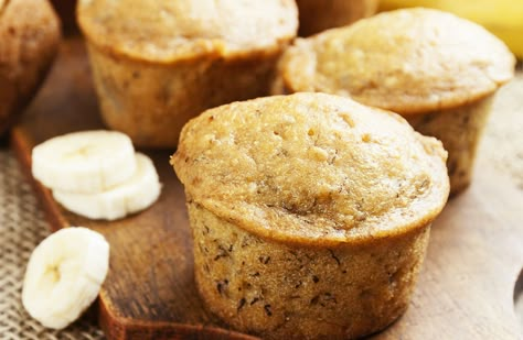 Banana Muffin (with Yogurt) Recipe via @SparkPeople - 82 calories each.  Make with whole wheat flour and Splenda. Yogurt Muffin, Banana Yogurt Muffins, Healthy Cravings, Muffin Allo Yogurt, Calorie Breakfast, Banana Yogurt, Ww Meals, Yogurt Muffins, Banana Muffin