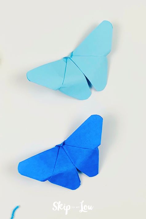 Easy Origami Butterfly {Paper Craft} Oragami Ideas Cute Easy For Kids, Butterfly Paper Craft, Butterflies Origami, Origami Gift Bag, Origami Butterfly Tutorial, Origami Butterfly Easy, Origami Butterflies, Origami Projects, Origami Tutorial Easy