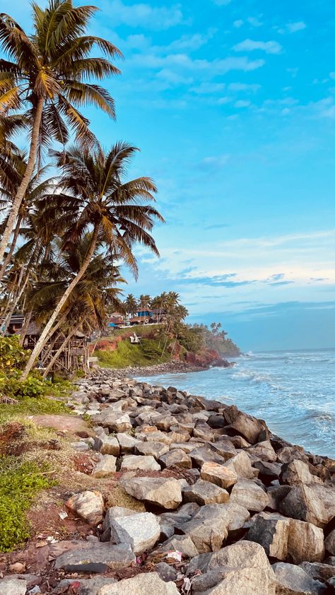 Varkala Cliff Photography, Varkala Cliff Instagram Story, Varkala Cliff Night, Varkala Aesthetic, Varkala Beach Photography, Varkala Cliff, Kerala Aesthetic, Kerala Beach, Beaches Aesthetic