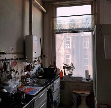 Tiny City Apartment, Poor Apartment Interior, Crappy Studio Apartment, Tiny Nyc Apartment Aesthetic, Trashed Apartment Aesthetic, Messy New York Apartment, Early 20s Apartment Aesthetic, Old Nyc Apartment Aesthetic, Old City Apartment Interior