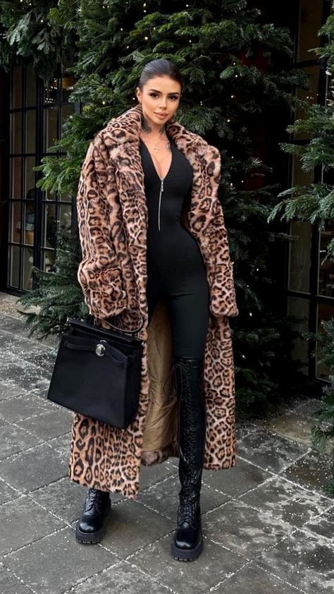 Leopard Coat Outfit Winter Style, Leopard Print Coat Outfit, Leopard Coat Outfit, Colorfull Style, Leopard Print Fur Coat, Faux Fur Coats Outfit, Fur Coat Outfit, Winter Coat Outfits, Leopard Print Outfits