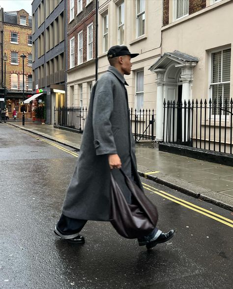 long coat weather #mensfashion #fashioninspo #outfitinspiration #streetwear #streetstyle #style #explorepage #fyp #mensstyle #outfit Long Coat Streetwear, Men’s Trench Coat Styling, Grey Overcoat Men Outfit, Mens Long Coat Outfit, Long Coat Outfit Men, Long Wool Coat Outfit, Winter Outfits Coat, Long Coat Outfits, Wool Coat Outfit