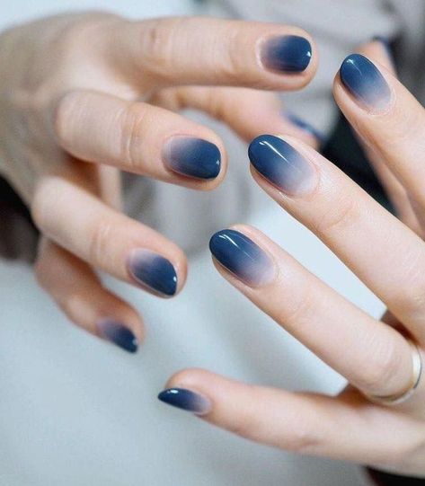 Nails Nails Gradient Ombre, Navy Blue Ombré Nails, Navy Ombre Nails, Nails Ombre Pink And White, Navy Blue Ombre Nails, Nails Ombre Black, Red Nails Ombre, Nails Ombre White, Ombre White Nails