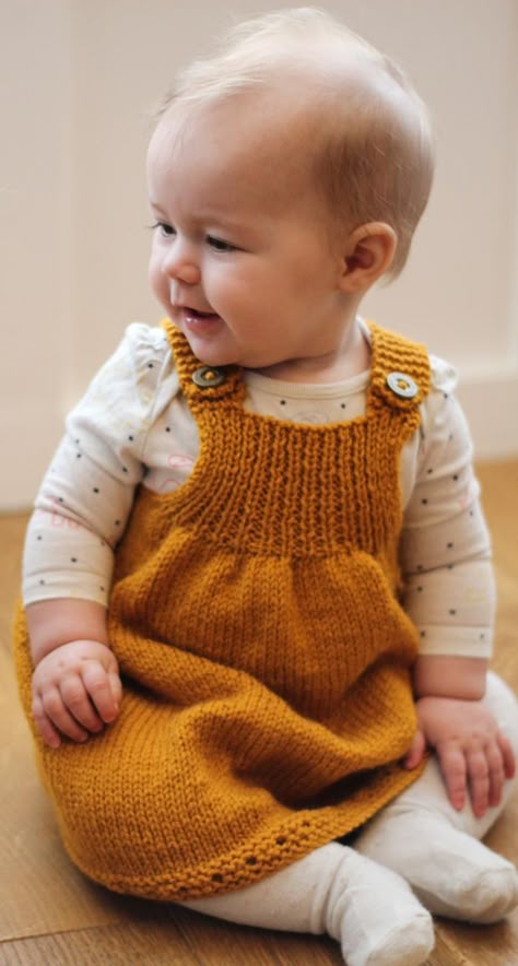 Dress Knitting Pattern, 12 Days Of Xmas, Dress Knitting, Knit Dress Pattern, Knitted Stuff, Baby Dress Pattern, Kids Knitting, Quick Knits