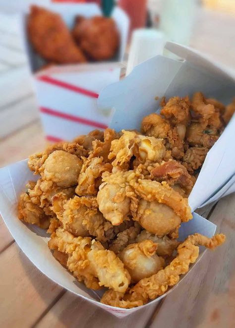 Deep Fried Clams Recipe, Fried Clams Recipe New England, Fried Clams Recipe, Clam Strips Recipe, Clams Recipe, Bone Appetit, Brunch Bake, Fried Clams, 7 Fishes