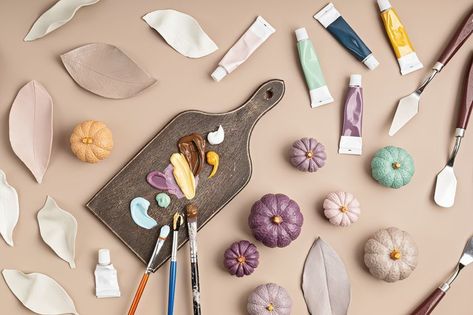 How to Paint Air-Dry Clay - Your Guide to the Best Paint for Clay Polymer Clay And Acrylic Paint, How To Paint On Polymer Clay, Painted Polymer Clay Jewelry, How To Paint Polymer Clay, Polymer Clay Hacks, Acrylic Paint On Polymer Clay, Painting On Polymer Clay, Paint On Polymer Clay, Painting Air Dry Clay