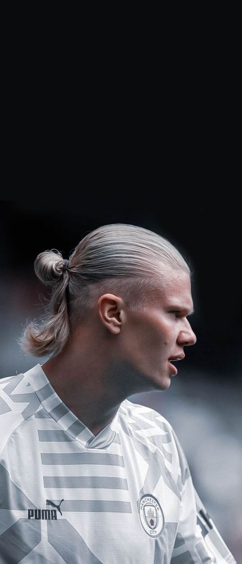 Erling Haaland Wallpaper, Haaland Wallpaper, Haaland Manchester City, Manchester City Wallpaper, Different Person, Manchester City Football Club, Volleyball Outfits, Phone Wallpaper For Men, City Wallpaper