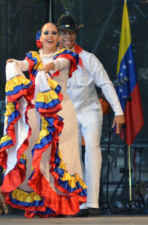 Venezuelan Culture, Venezuelan Clothing, Venezuela Flag, Guy Outfits, Latin Fashion, Carnaval Costume, Ballet Folklorico, Western Outfits Men, Outfit Png