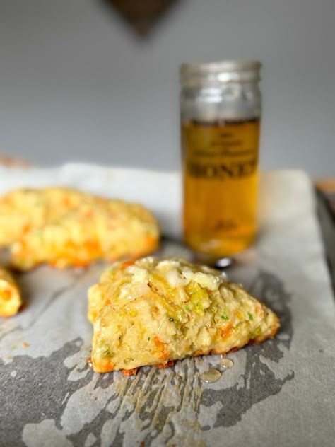 Delicata Squash Cheddar Jalapeno Scones Squash Scones, Jalapeno Scones, Squash Bread Recipe, Delicate Squash, Ww Breakfast Recipes, Squash Bread, Ww Breakfast, Side Dishes For Chicken, Csa Recipes