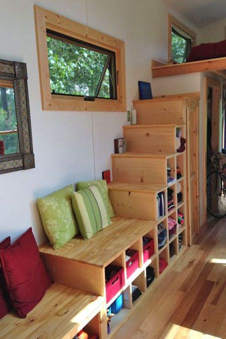 Small Houses On Wheels, Eco Houses, Tiny House Stairs, Tiny Home On Wheels, Loft Stairs, Tiny House Loft, House Loft, Tiny Home Ideas, Home On Wheels