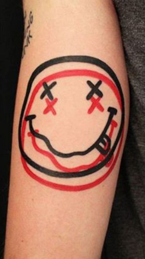 Nirvana Face, Nirvana Tattoo, Smiley Face Tattoo, Tatuagem Masculina Pequena, Smile Tattoo, Red Tattoos, Trash Polka, Stylist Tattoos, Face Tattoos