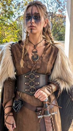 Vikings Women’s Outfit, Stone Age Outfit Ideas, Viking Woman Clothes, Viking Costume Ren Faire, Barbarian Women Outfit, Womens Viking Cosplay, Viking Fancy Dress Women, Norse Women Clothing, Viking Renfaire Outfit