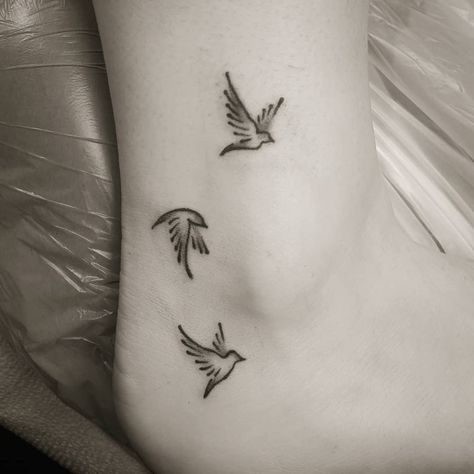 Two Sparrows Tattoo, Small Sparrow Tattoo, Sparrows Tattoo, Small Sparrow Tattoos, Two Birds Tattoo, Bird Hand Tattoo, Sparrow Tattoo Design, Small Bird Tattoos, Little Bird Tattoos