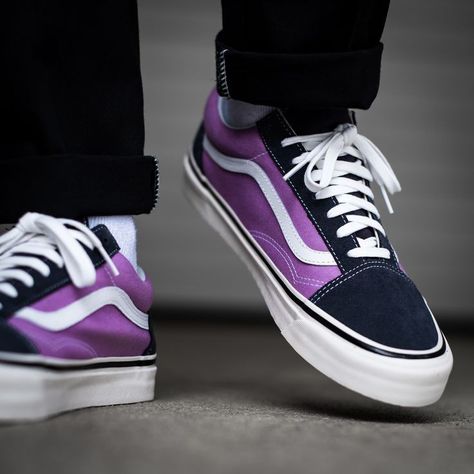 🅅🄰🄽🅂 Old Skool Vans Outfit, Shoe Goals, Vans Aesthetic, Purple Vans, Menswear Inspiration, Cute Vans, Old Skool Vans, Tenis Vans, Custom Shoes Diy