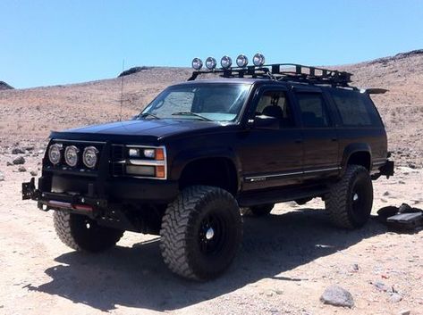 Lifted 4x4 Zombie Attack Suburban, US $7,150.00, image 3 Suburban Overland, 4x4 Suburban, Overlander Truck, Lifted Suburban, Obs Suburban, Obs Chevy, Gmc 2500, Gmc Suburban, Zombie Attack