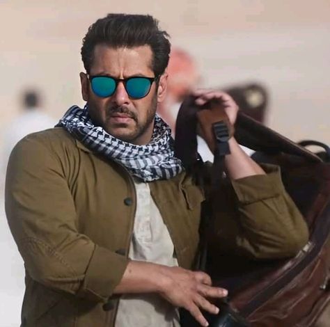 Salman Khan, Mirrored Sunglasses Men, Mirrored Sunglasses, Actors, Fan, Sunglasses