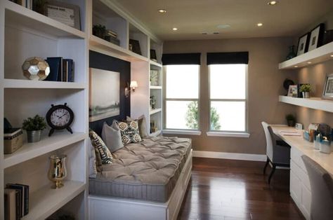 24 Amazing Home Office Ideas That Double As Cozy Guest Bedrooms Bedroom Office Combo, Guest Room Office Combo, Transitional Home Office, Office And Guest Room, Guest Bedroom Home Office, Guest Bedroom/office, Office Guest Bedroom, Guest Room Design, Guest Room Office