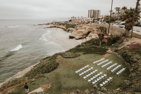 Living the California dream: Exchanging your vows at the iconic Wedding Bowl! 🌊 Are you looking to plan a wedding that feels so SoCal? If so, reach out to us today and we'll help you plan a wedding that treats your out of town and local guests to an authentic San Diego experience! Ceremony Venue: The Wedding Bowl Reception Venue: @towerbeachclub Photo: @hey.Byrd Beauty: @raeshairology Bar Service: @solelunabeverage Dessert: @benandjerrys Coordination: @inthedetailswed La Jolla California Wedding, La Jolla Beach Wedding, The Wedding Bowl La Jolla, Marina Village Wedding San Diego, San Diego Beach Wedding, La Jolla San Diego, San Diego Wedding Venues, Plan A Wedding, Iconic Weddings